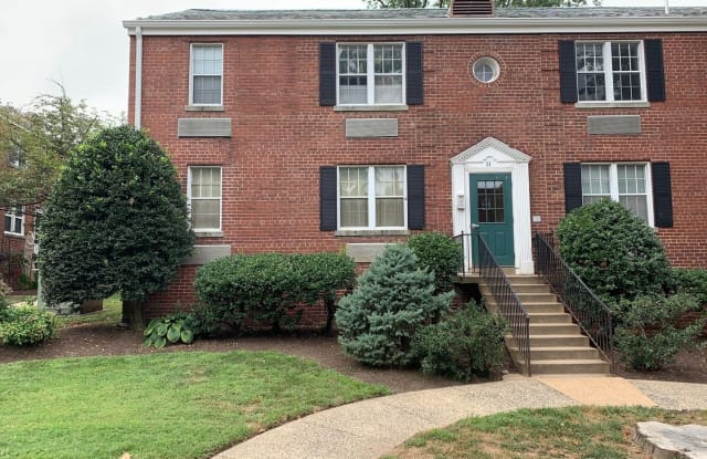 11 E Glebe Rd  Unit C - 11 East Glebe Road, Alexandria, VA 22305