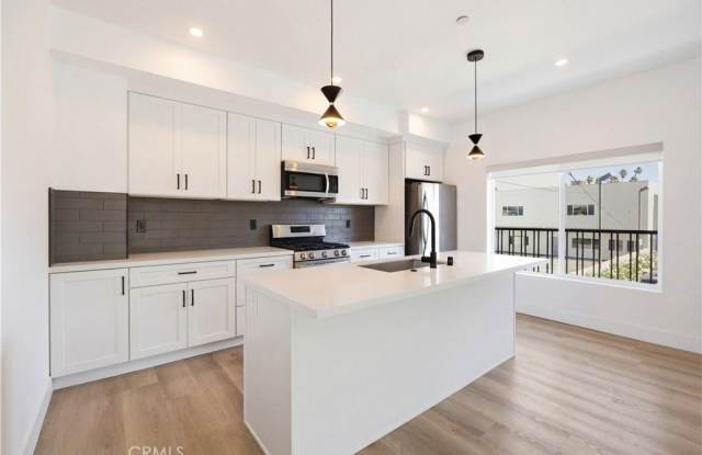 21721 Hart photos photos