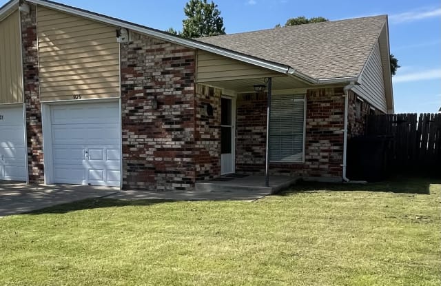 929 Southwest 97th Street - 929 Southwest 97th Street, Oklahoma City, OK 73139