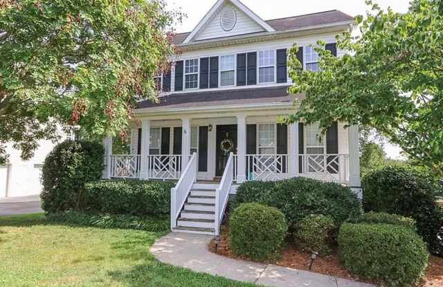 Welcome to 4820 Manteo Lane—3 BD/2.5 BA house located on a cul-de-sac street in the Farmbrook Subdivision! photos photos