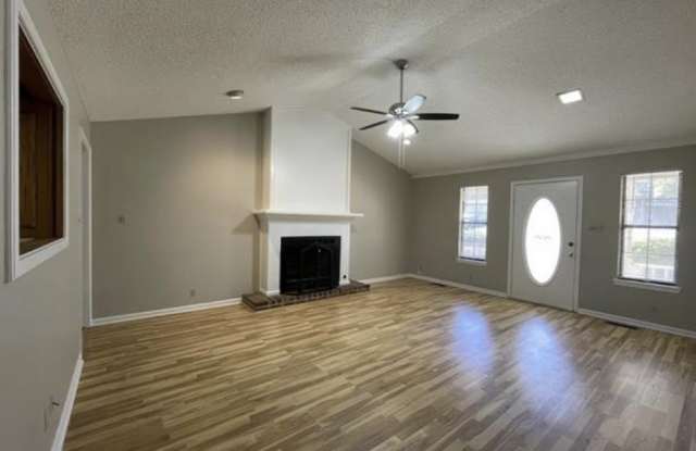 1918 Doris Drive Gallery 1