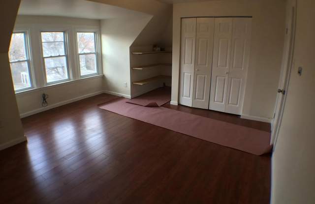 5647 Hampton St photos photos