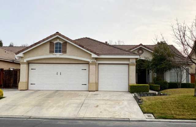 $2,450 Beautiful 3 Bedroom Home In The Quail Lakes Community! Shaw  McCall photos photos
