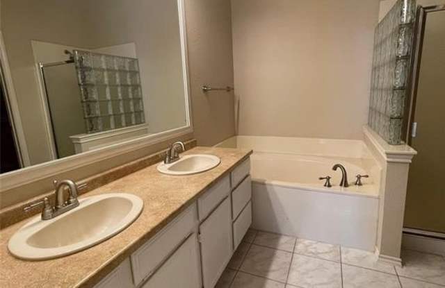 7816 Rogue River Trail Gallery 4
