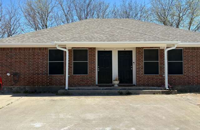 Charming 2BR Duplex – Comfort, Style & Convenience Gallery 3