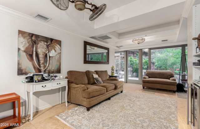 7137 E RANCHO VISTA Drive Gallery 1