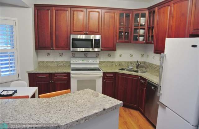 1301 Bayview Dr Gallery 3