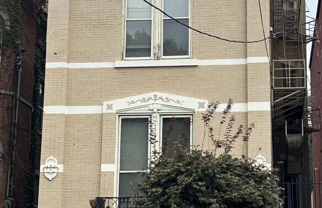 936 Findlay Street Gallery 1