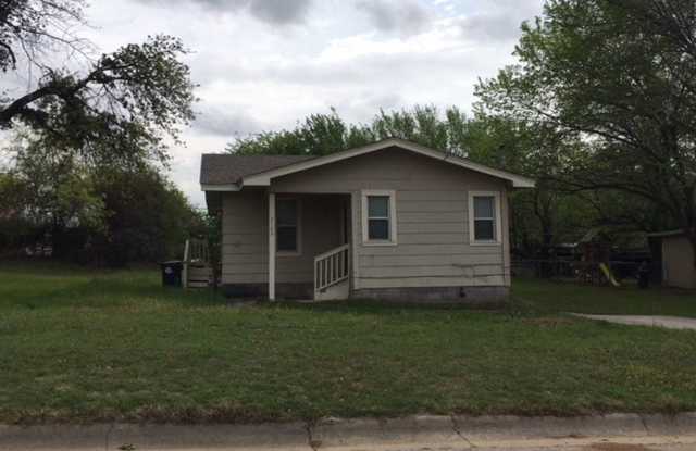 2123 Bernard St - 2123 Bernard Street, Denton, TX 76205