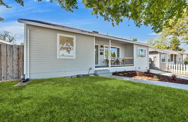 424 Stanford Ave photos photos