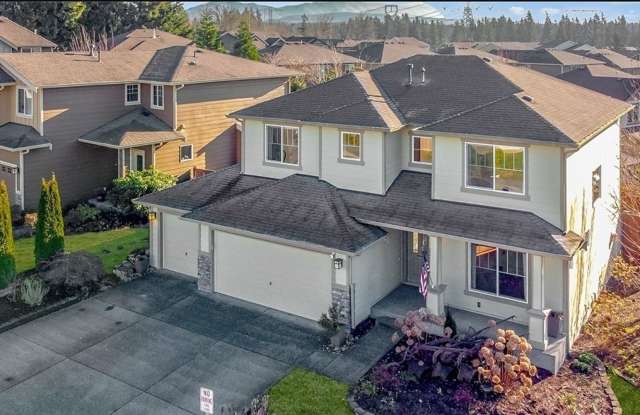 Mt. Rainier View Home on Cul-De-Sac with 3-Car Garage & A/C photos photos