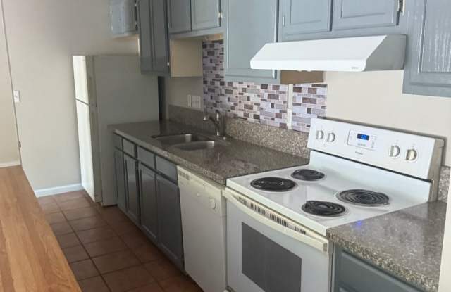 2332 W. vandalia #D photos photos