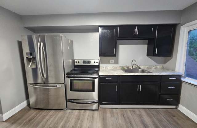 Small 2 bedroom 1 bath apartment for rent! photos photos