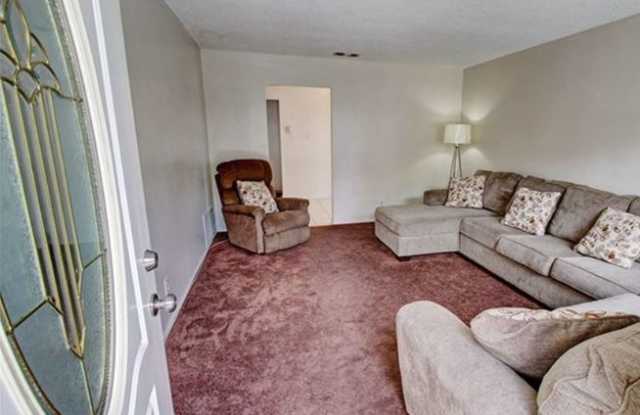 15357 Manzana Avenue Gallery 2