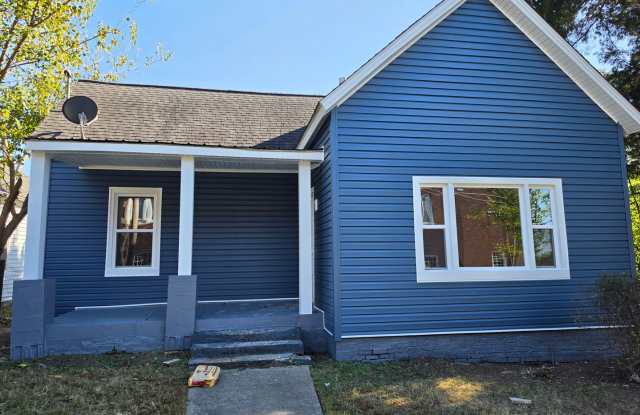 Beautifully remodeled 3 bedroom home for lease Gallery 1