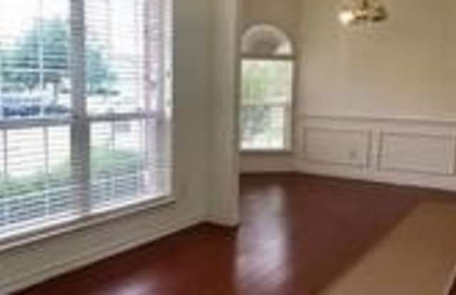457 Lakehurst Drive Gallery 3