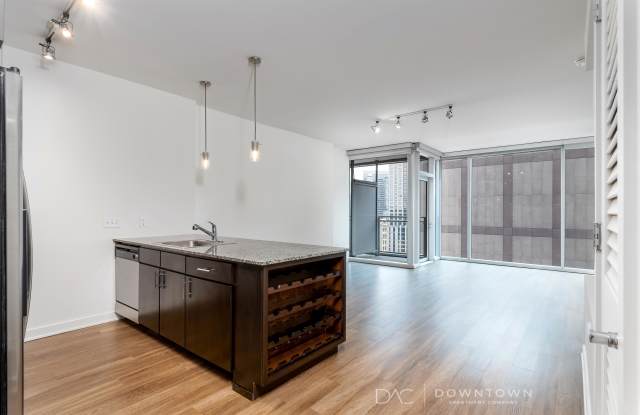 155 W Kinzie St photos photos