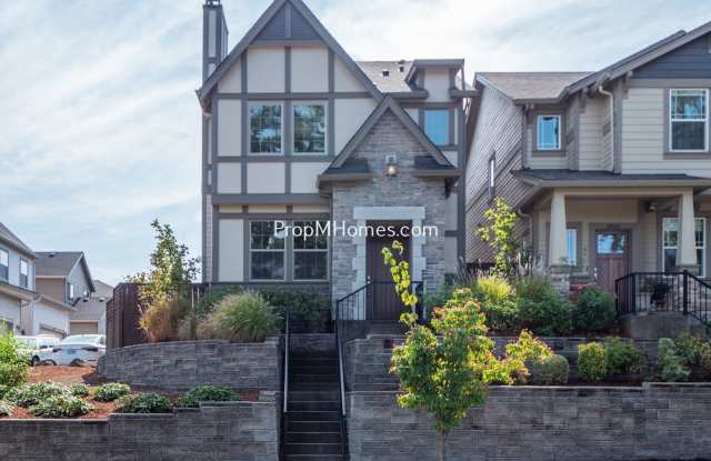 Fantastic Three Bedroom Home In Wilsonville On Corner Lot! photos photos