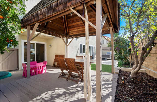 26002 Dundee Drive Gallery 2