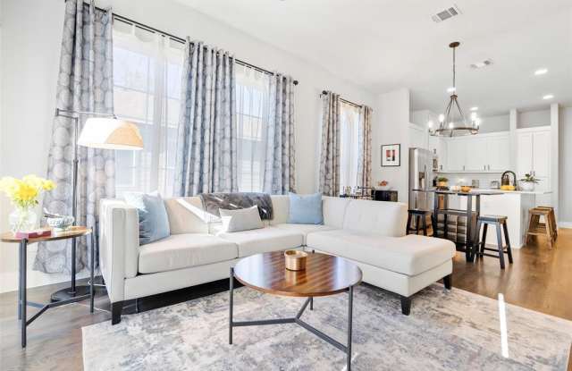 312 N Henderson Avenue - 312 North Henderson Avenue, Dallas, TX 75214