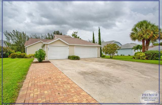 ***GREAT LOCATION***3/2.5 TOWNHOUSE**2 CAR GARAGE***QUIET AND LOW DENSITY COMMUNUTY*** Gallery 3