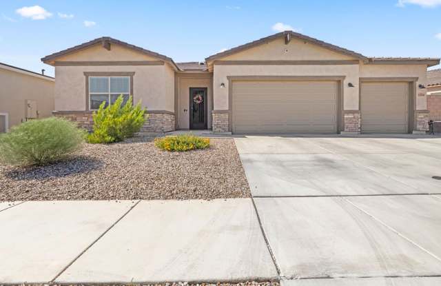 Newer Single Story 5 Bedroom 3 Bath Home in Vail photos photos