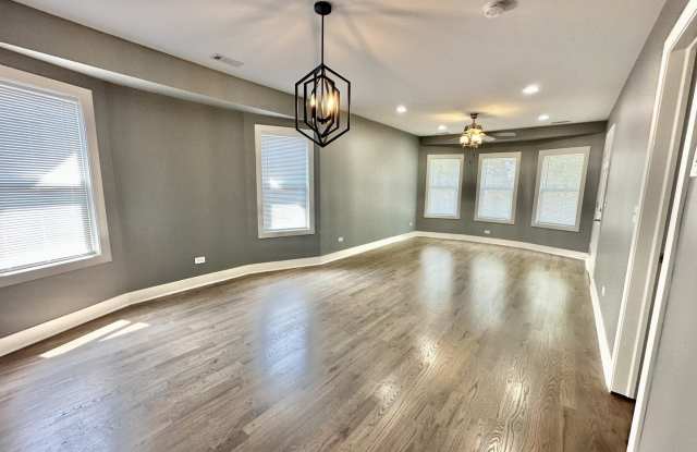 2233 N Lawler Avenue Gallery 3