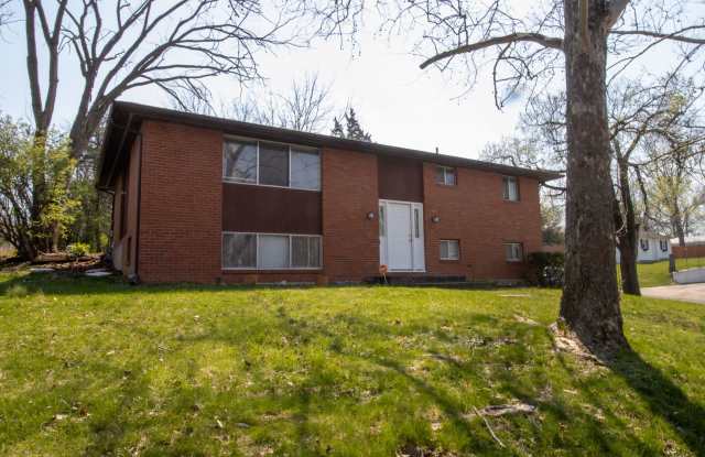 4 Bed 2 Bath House - 1925 Doris Drive, Columbia, MO 65202