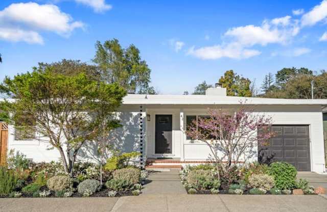 42 Billou St. photos photos