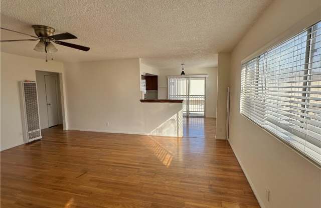 728 W 16th Street photos photos