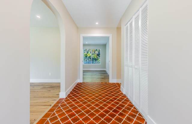 1425 SE SUNSHINE Avenue Gallery 4