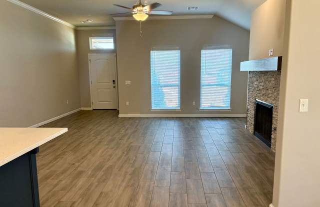 Spacious 3-Bedroom Home in Norman Gallery 3