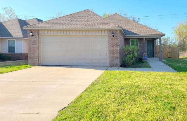 3/2 in Yukon - 9308 Northwest 70th Street, Oklahoma City, OK 73099