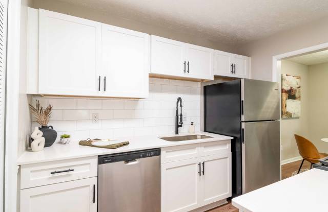 Rosemont at East Cobb Apartments Gallery 4