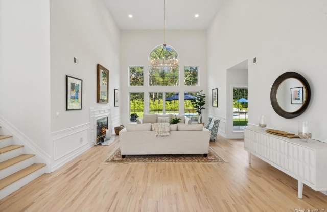 35 Hollow Lane Gallery 4