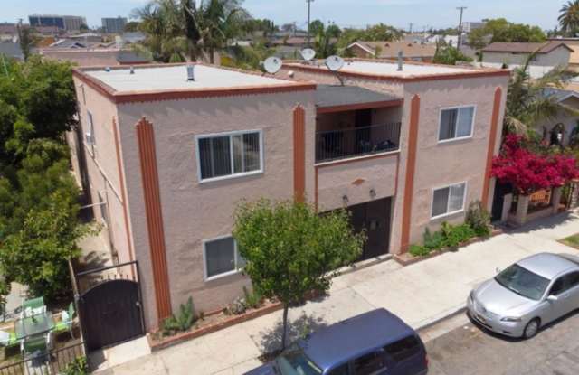 1033 Hoffman Ave in Long Beach Gallery 1