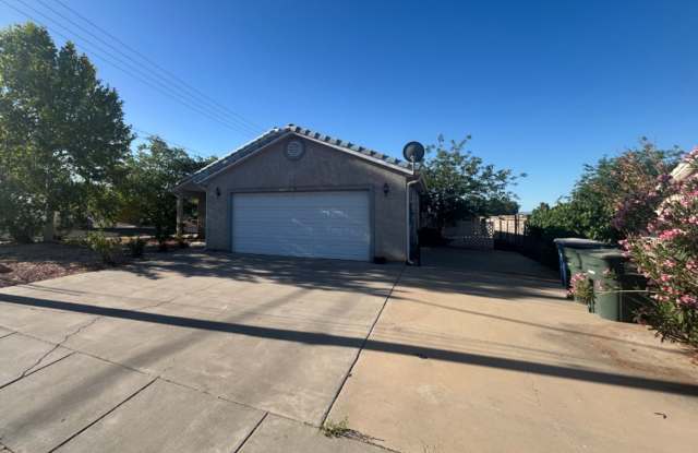 Available now! 3 Bed, 3 Bath, 2 Car Garage and RV Parking Gallery 1