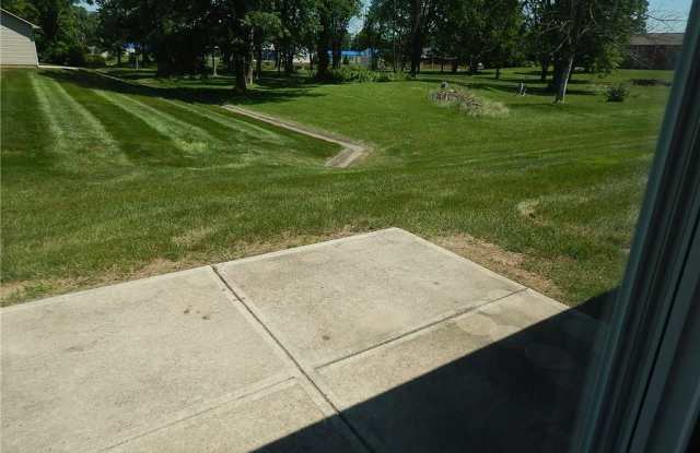 1922 Lisa Walk Drive Gallery 2