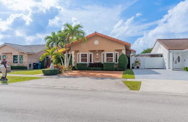 14590 SW 51st St photos photos