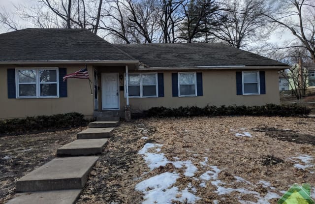 9524 Outlook Drive - 9524 Outlook Drive, Overland Park, KS 66207