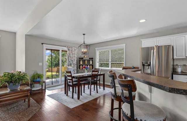 1936 N Bridgeview Dr Gallery 3