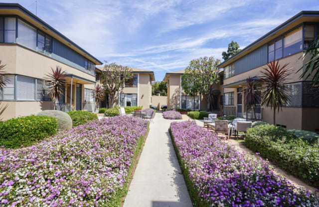3192 South Barrington Avenue - 3192 South Barrington Avenue, Los Angeles, CA 90066