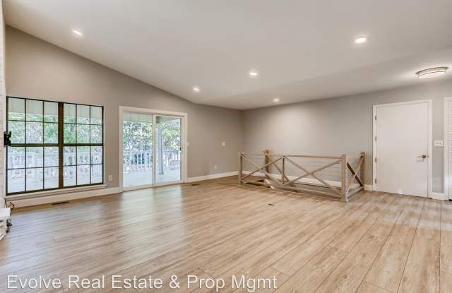 963 Mountain View Dr Gallery 3