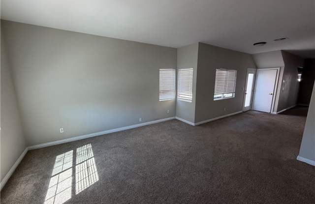 8884 Sparkling Creek Avenue Gallery 2