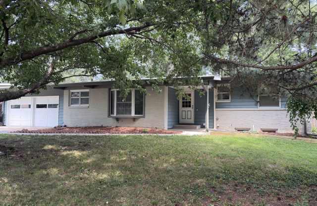 Spacious Home with Attached Garage & Fenced Backyard Gallery 1