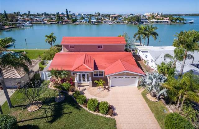 572 JOHNS PASS AVENUE - 572 Johns Pass Avenue, Madeira Beach, FL 33708