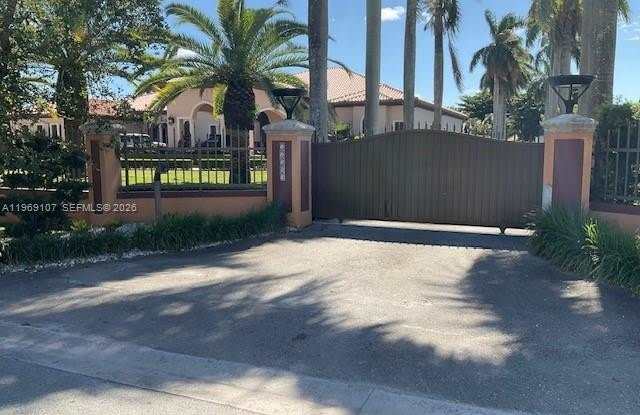 12500 SW 43rd St - 12500 Southwest 43rd Street, Kendale Lakes, FL 33175 12500 SW 43rd St - 12500 Southwest 43rd Street, Kendale Lakes, FL 33175