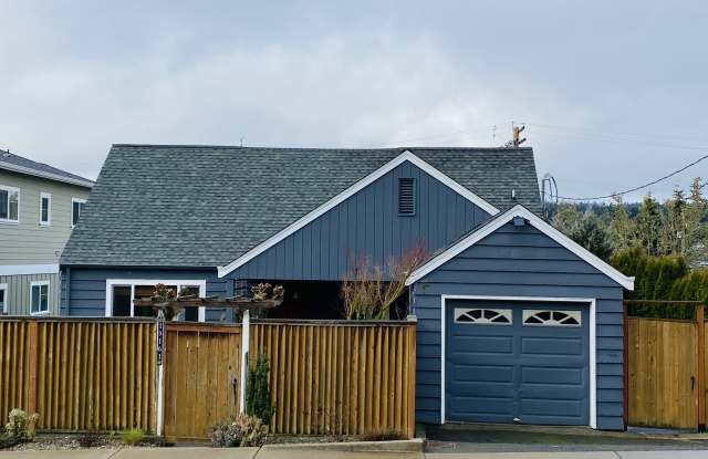 19161 3rd Ave NE - 19161 3rd Avenue Northeast, Poulsbo, WA 98370