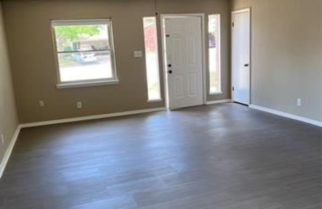 4725 S Fulton Court Gallery 3