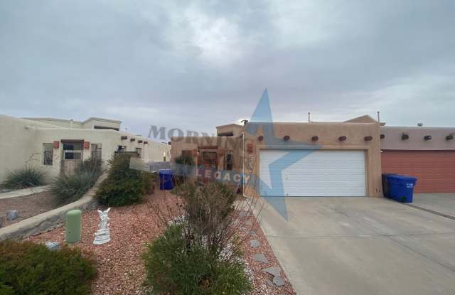 Charming 2 bedroom 2 bath! - 2179 Foxtail Pine Drive, Las Cruces, NM 88012